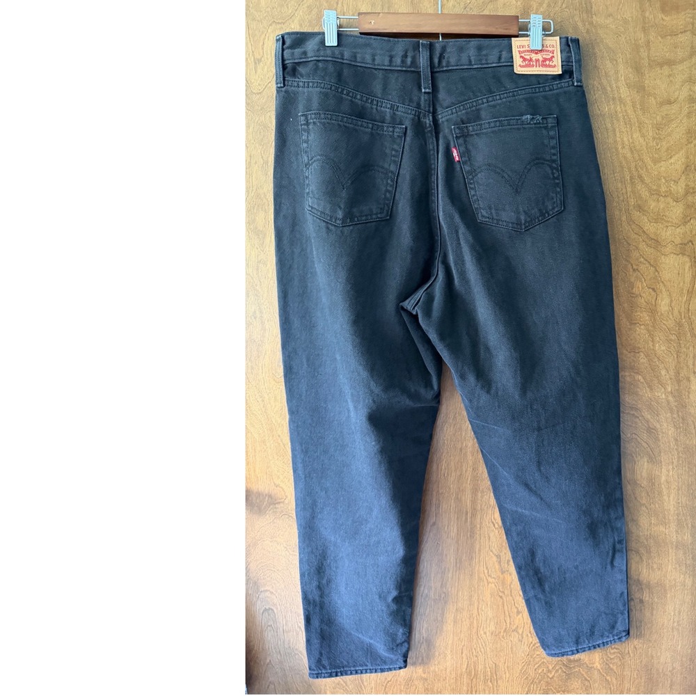 Levi's sz 32 Black High Waisted Distressed Mom Jean Streetwear Casual Everyday - Picture 3 of 8